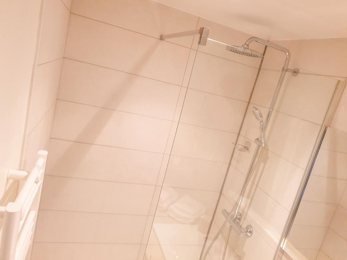Appartement Spacieux Au Calme 15min Sud De Lyon Proche Metro Et Gare Confluence Aquarium Gerland *